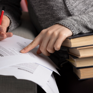 Servicio de Asesoría en Tesis